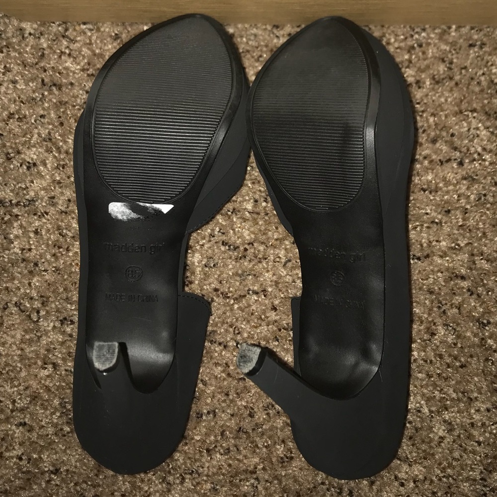Heels - Picture 4 of 4